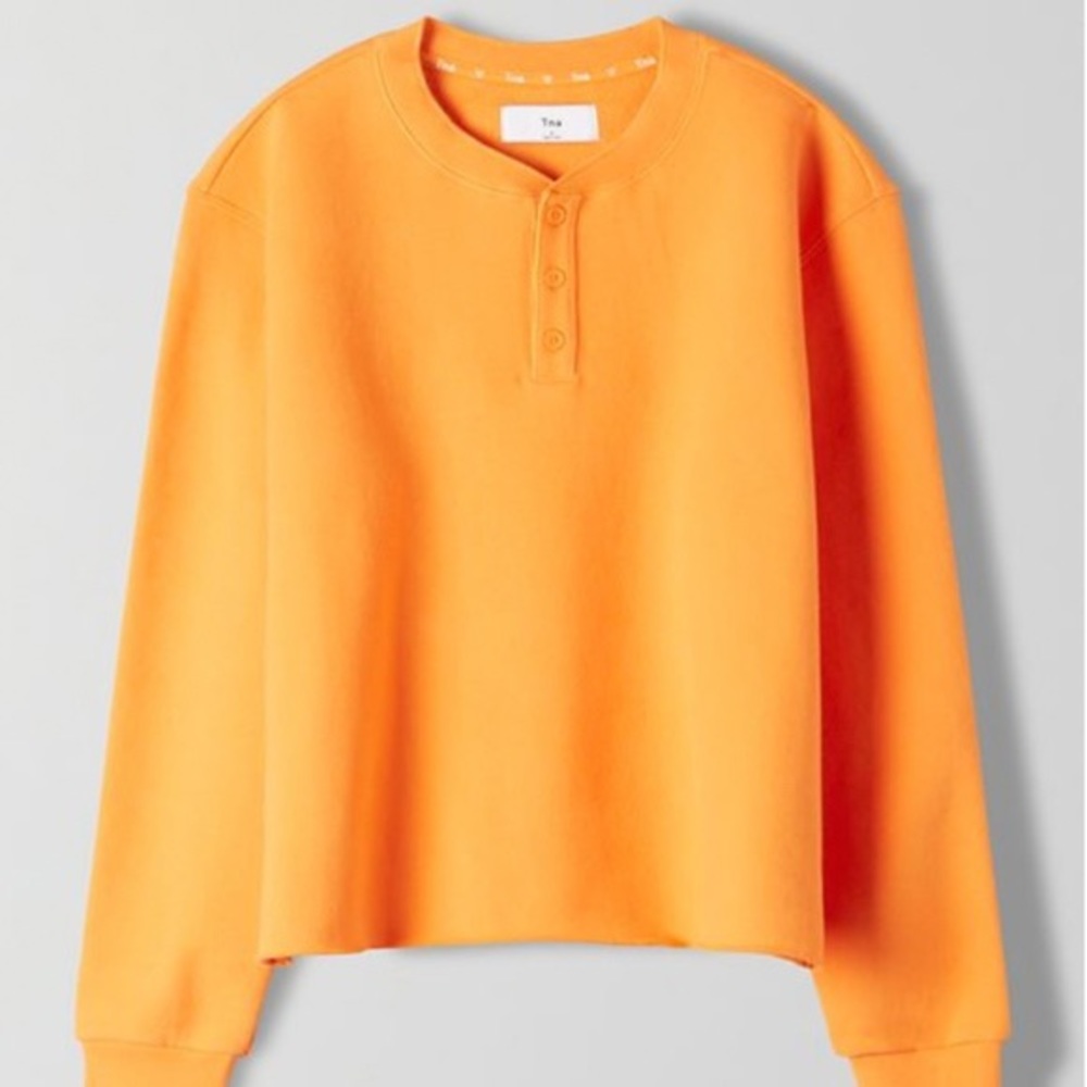 Aritzia TNA Petra button crew neck size m